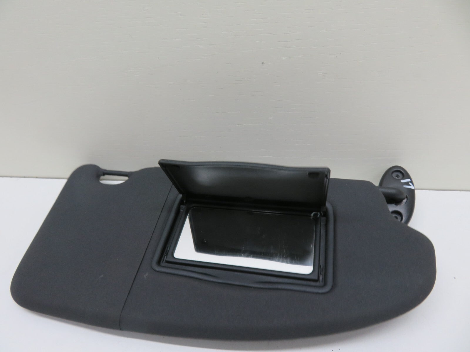 FORD FOCUS ST225 OS DRIVER SIDE SUN VISOR (2005-2010) 1345-17