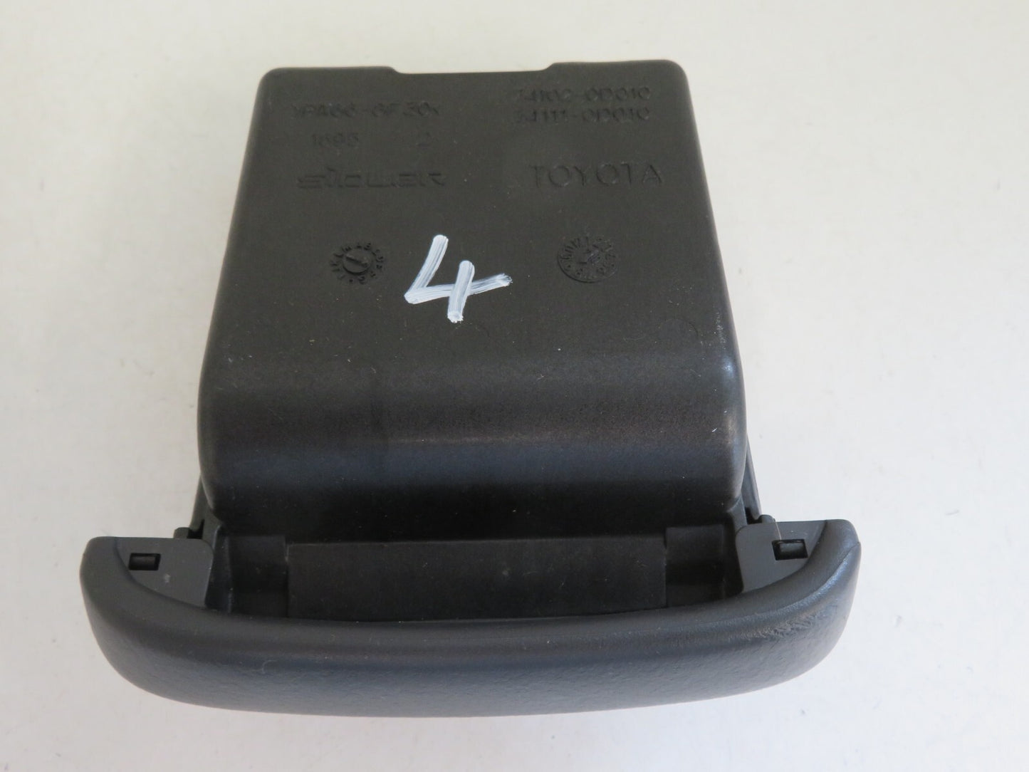 TOYOTA YARIS MK1 ASHTRAY 74102-0D010 1999-2005 AM1355-4