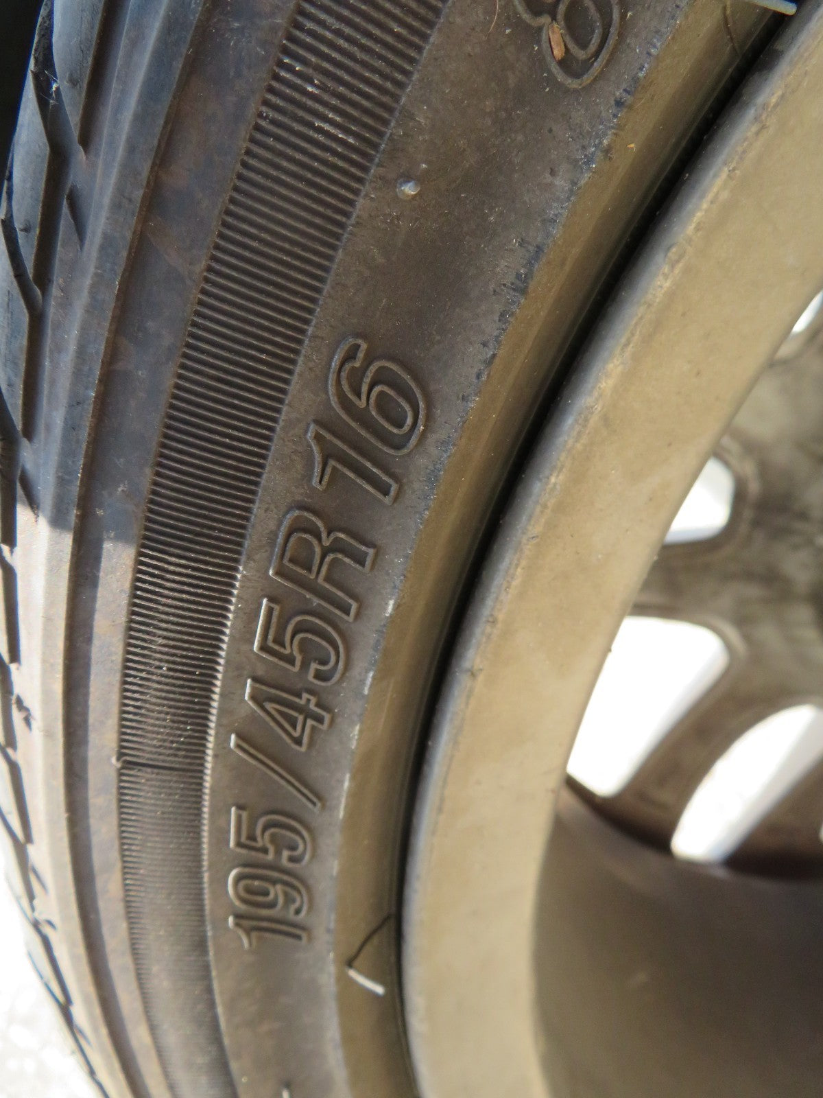 FIAT 500 DIESEL EDITION R16 16" ALLOY WHEELS WITH TYRES 518346260 NEED REFURB