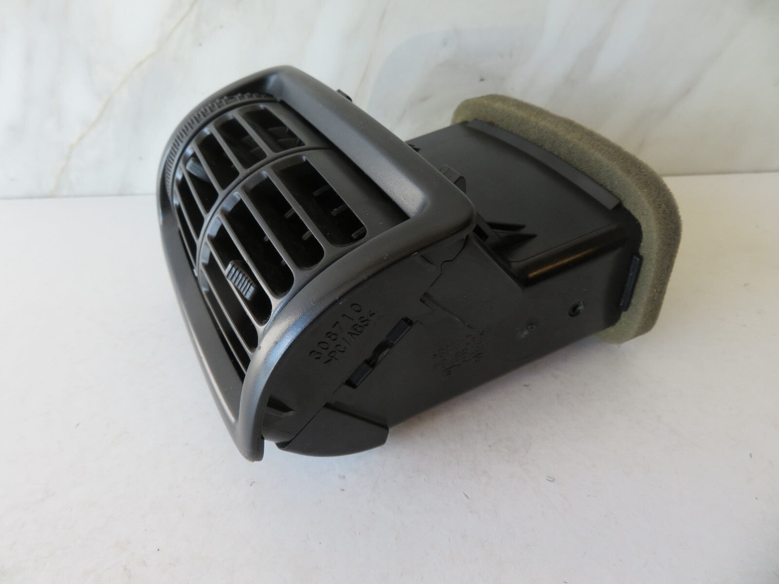 SAAB 9-3 REAR CENTRE AIR VENTS 2004-2007 AMS1455