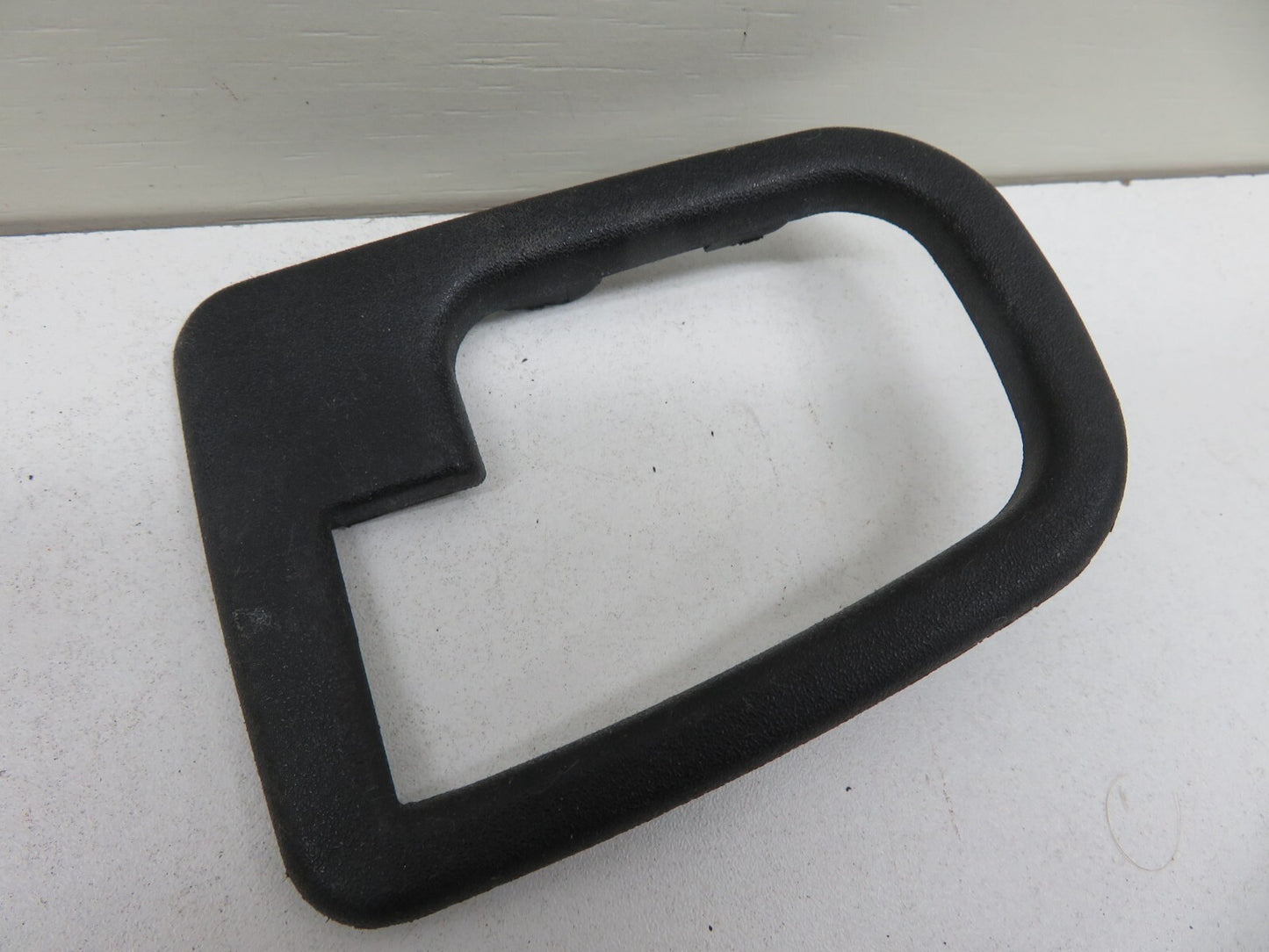 BMW E36 NS PASSENGER DOOR HANDLE TRIM 1960645 1991-1998 1658-10
