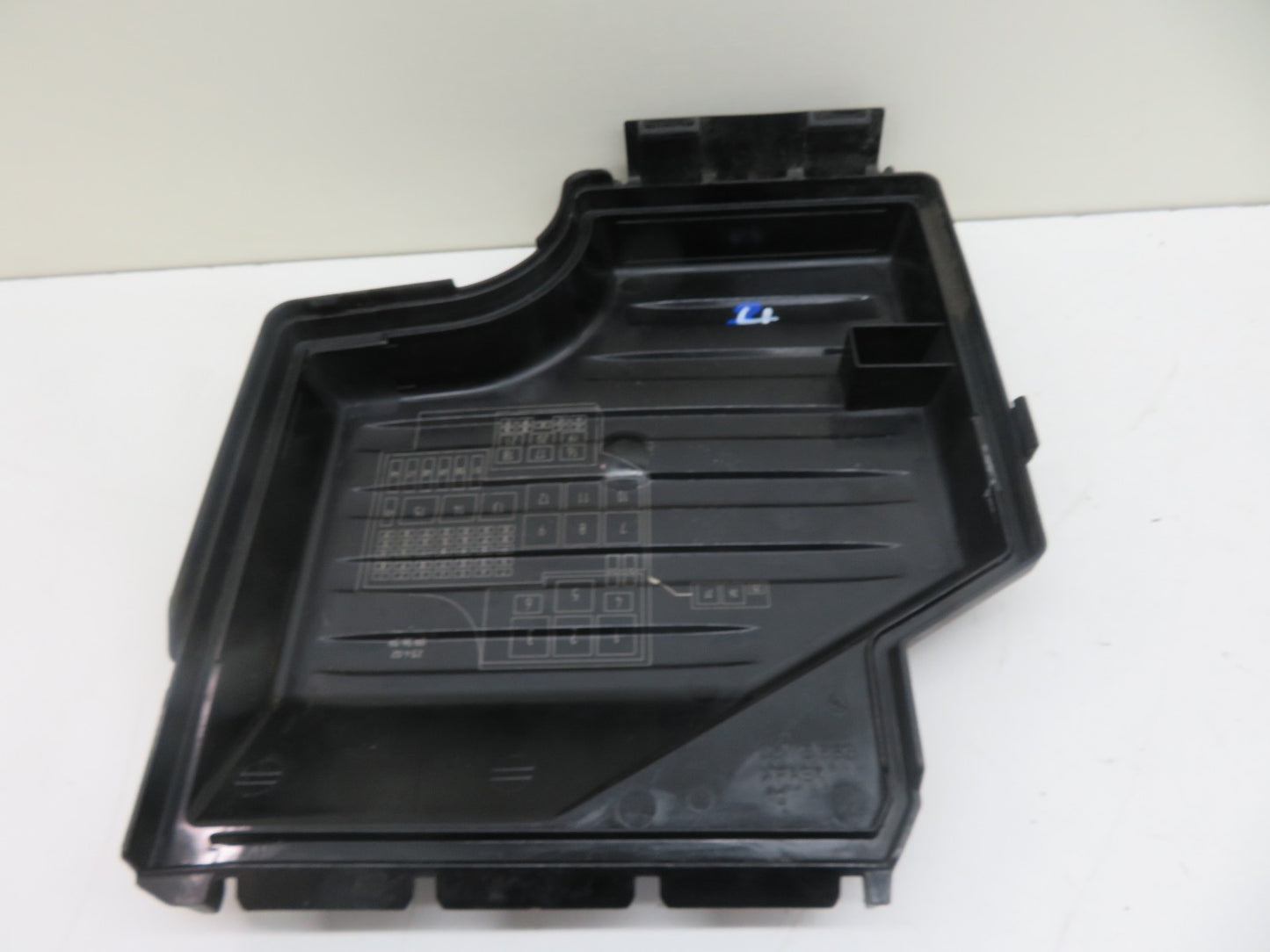 VAUXHALL CORSA ENGINE BAY FUSE BOX COVER TRIM 09115986 2000-2006 1530-4