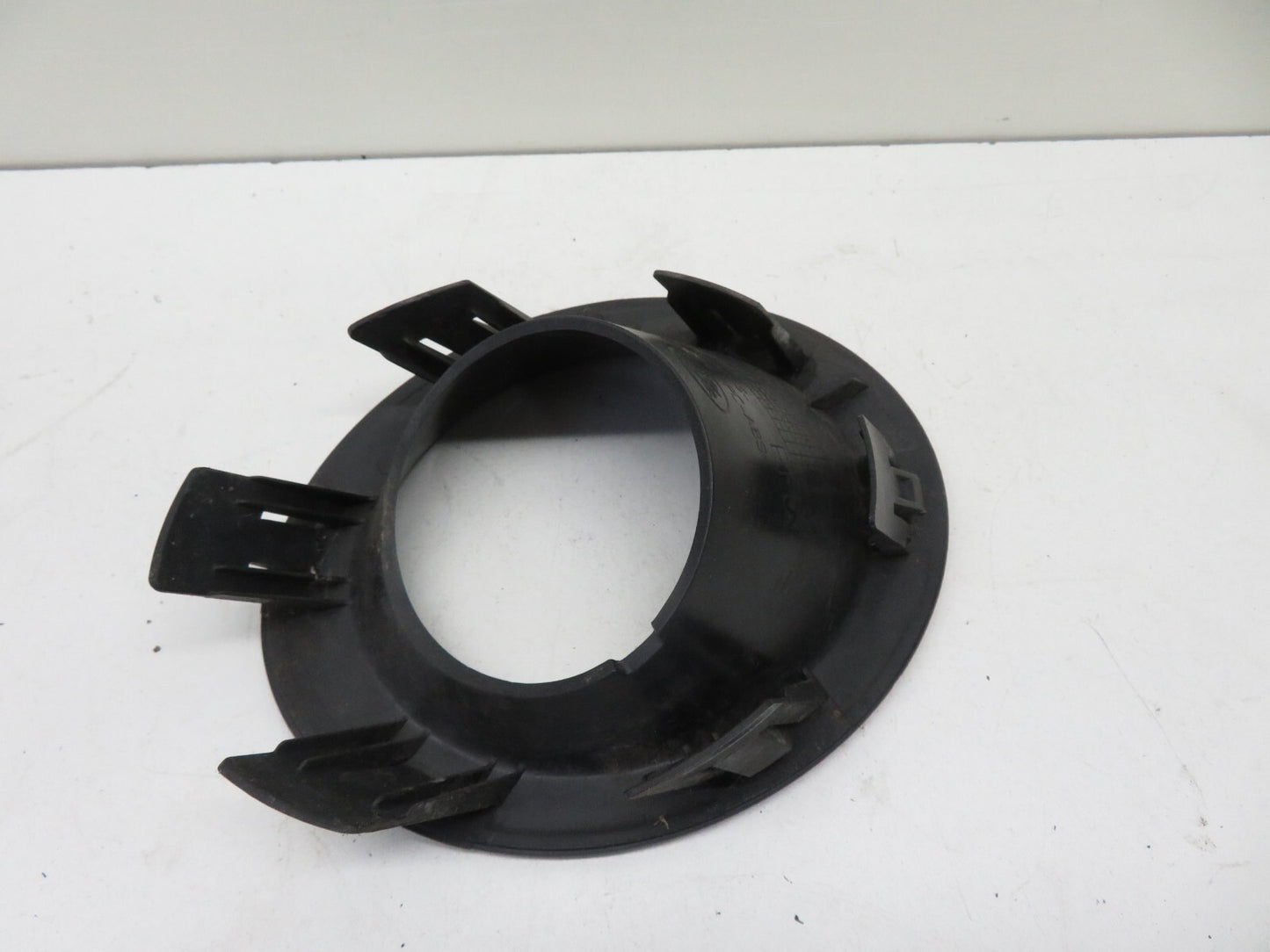 LAND ROVER FREELANDER 2 OS DRIVER FRONT FOG LIGHT SURROUND TRIM 2006-2014