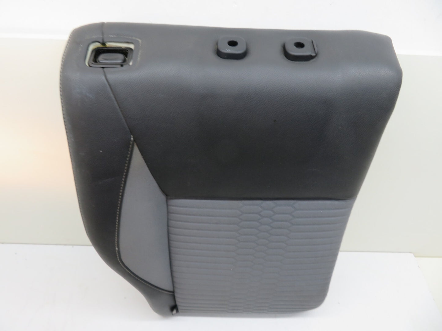 FORD FIESTA MK7 ST180 OS DRIVER REAR SEAT BACK REST (SEE PHOTOS) 2013-2017