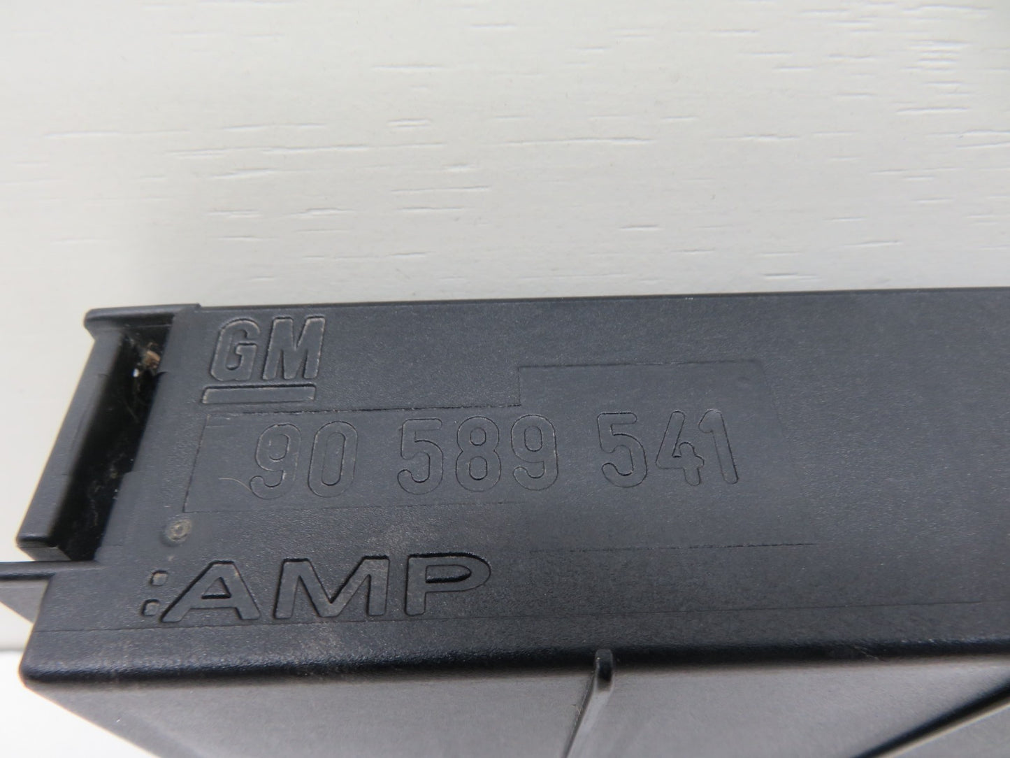 VAUXHALL MERIVA ENGINE BAY RELAY COVER TRIM 90589541 2003-2010 1511-3