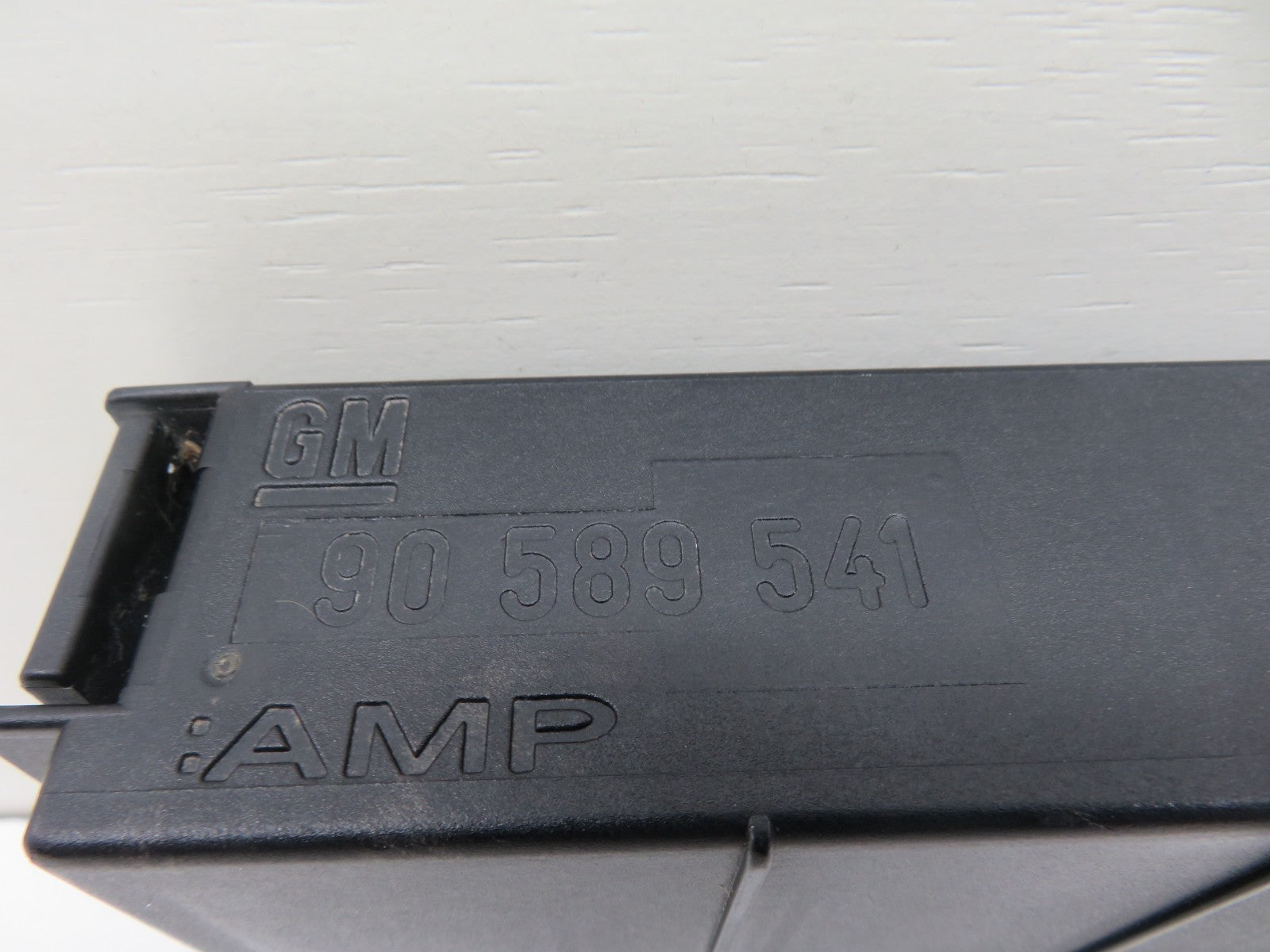 VAUXHALL MERIVA ENGINE BAY RELAY COVER TRIM 90589541 2003-2010 1511-3