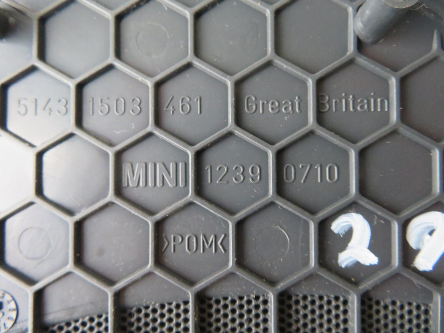 BMW MINI COOPER R50 NS SPEAKER GRILL TRIM 12390710 2000-2006 A0925-29