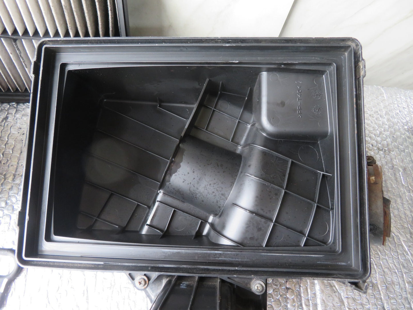 MAZDA 5 MPV AIR FILTER BOX 1.8 PETROL 2005-2010 A1231-1