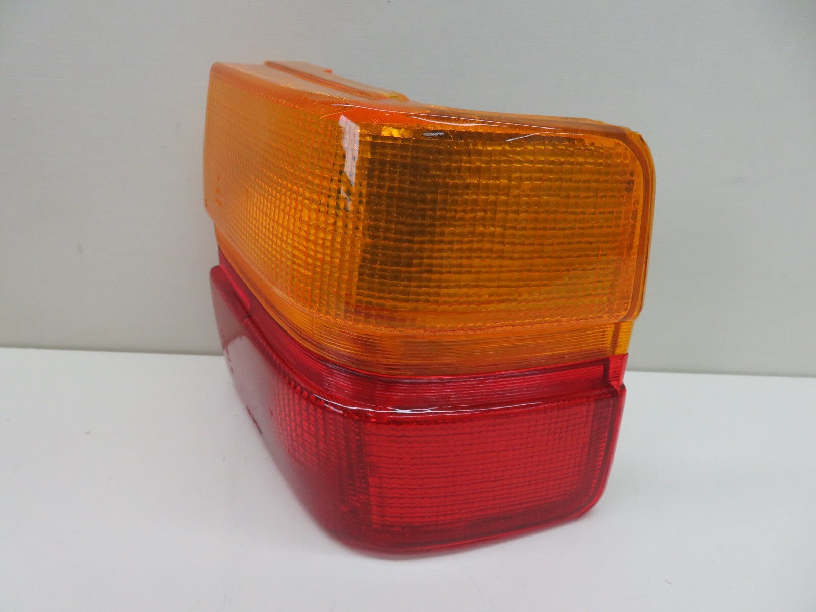 OS DRIVER REAR OUTER TAIL LIGHT FOR AUDI 100 1983-1990