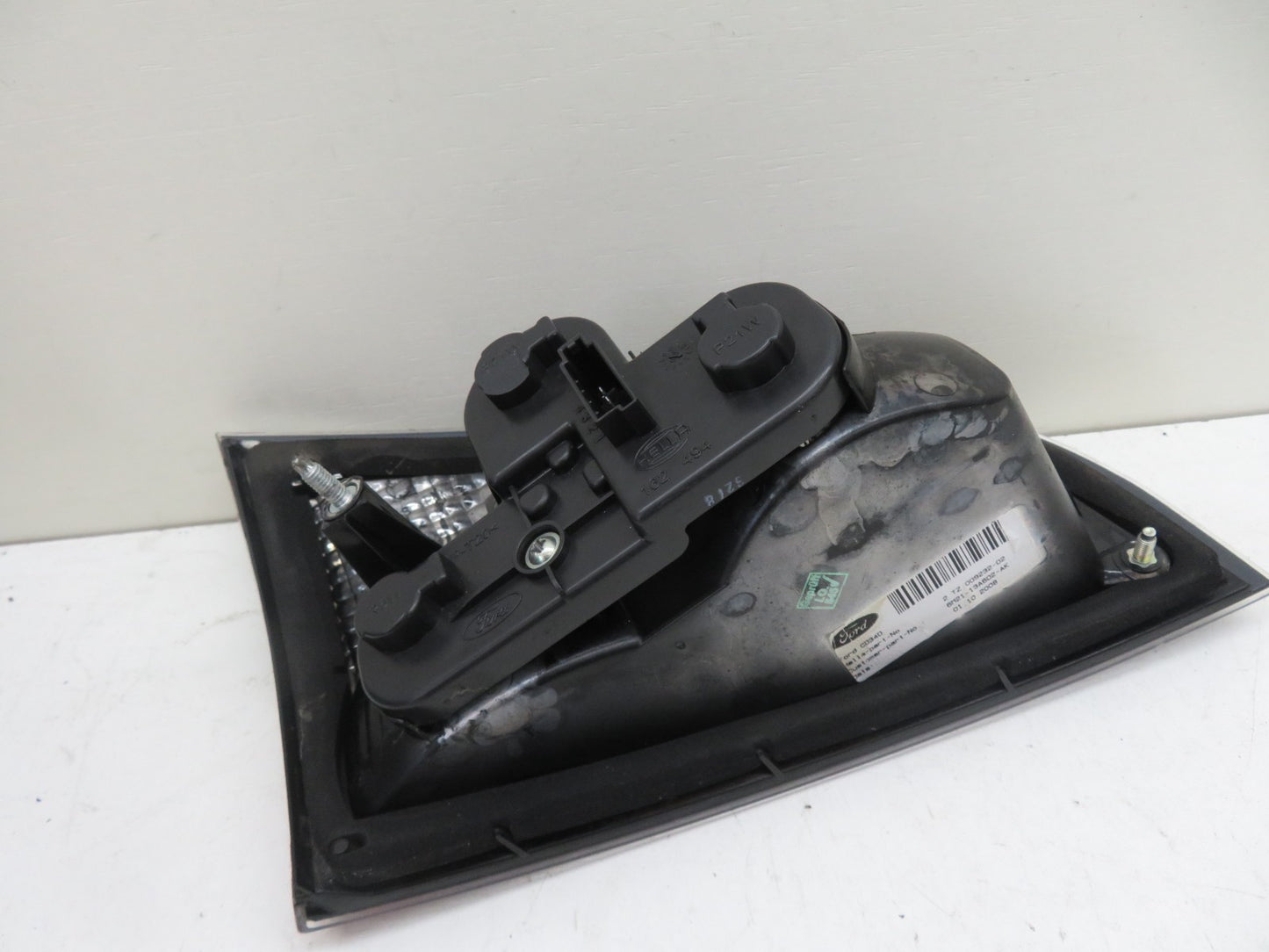 FORD S MAX OSR RIGHT INNER REAR TAIL LIGHT 2006-2010 1302-5