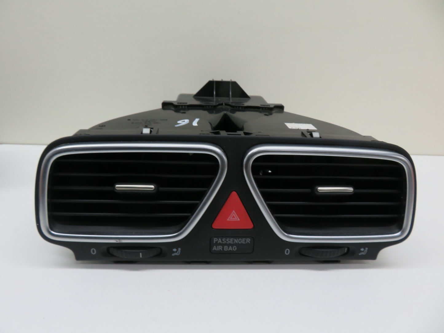 VOLKSWAGEN VW EOS CENTER DASHBOARD AIR VENT 2006-2010 1721-16