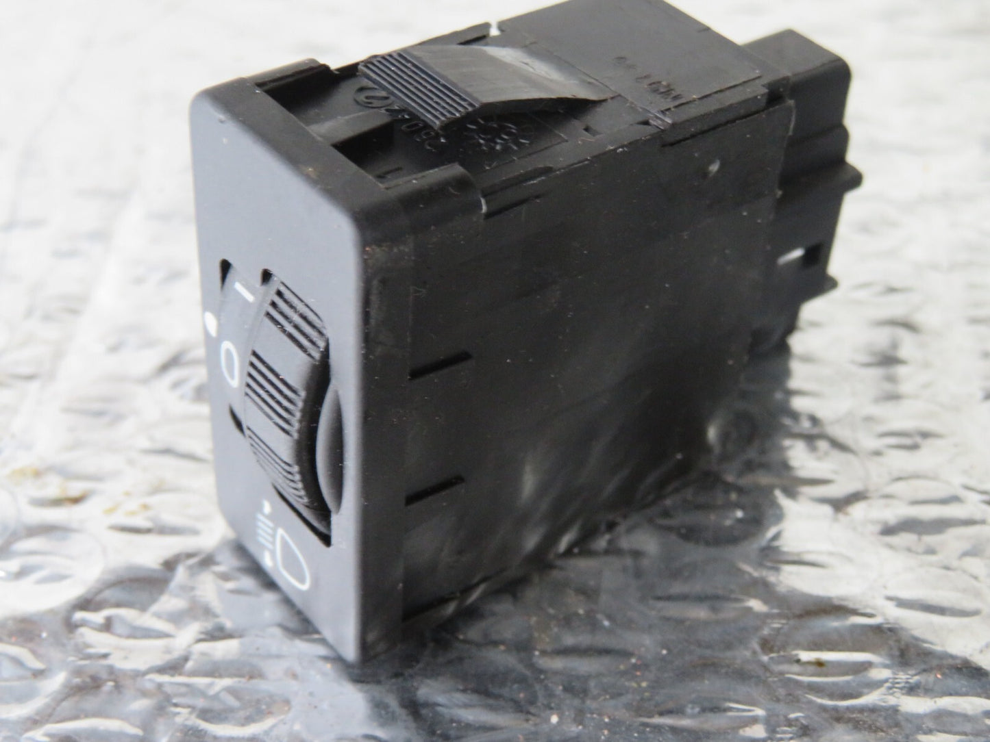 PEUGEOT 107 HEADLIGHT LEVEL SWITCH 2005-2012 A1635-8