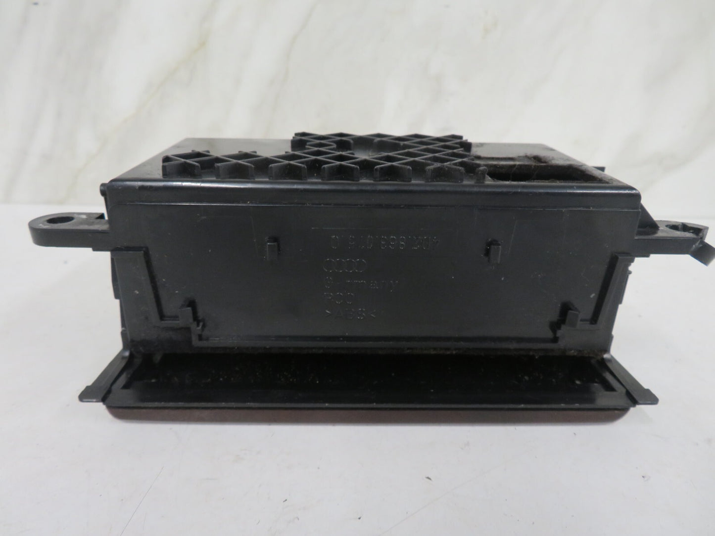 AUDI A8 D2 CENTER CONSOLE STORAGE TRIM 4D2863075Q 1998-2002 1426-8