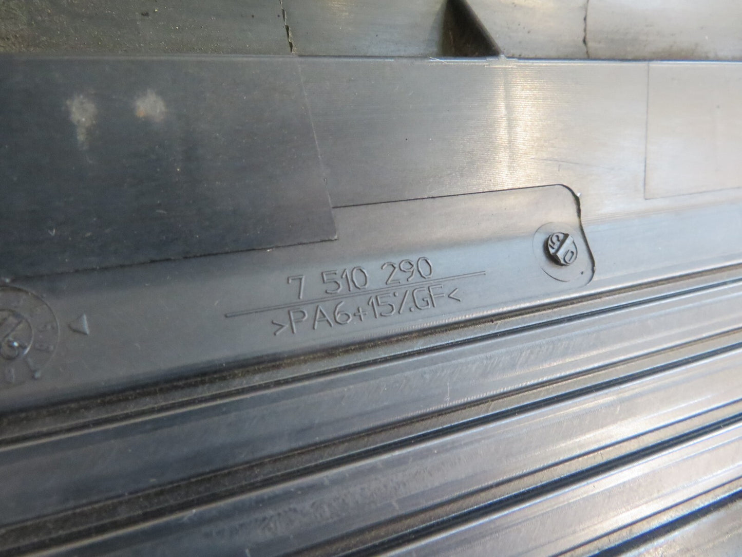 MINI COOPER R50 R53 INJECTOR COVER 7510290 2001-2006 A1046-23