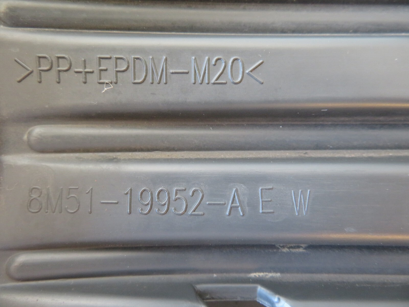 FORD FOCUS MK2 OS FRONT FOG LIGHT SURROUND TRIM 2008-2011 AMS1410