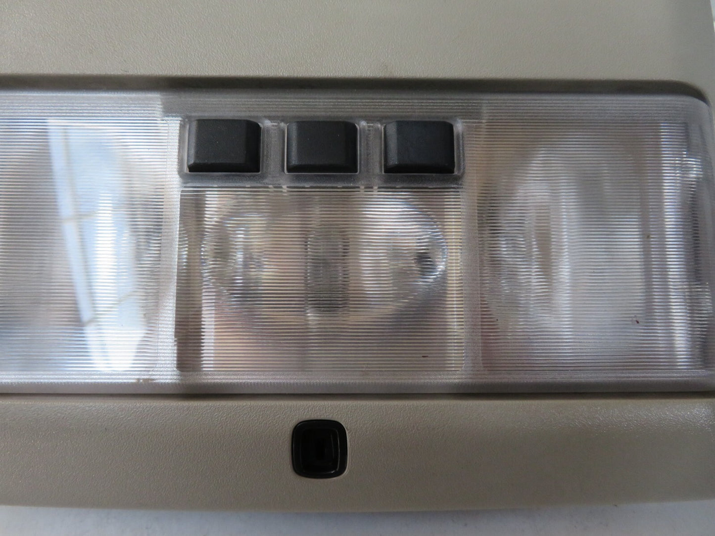 LAND ROVER DISCOVERY 3 INTERIOR ROOF LIGHT 2005-2009 AMS1212-3