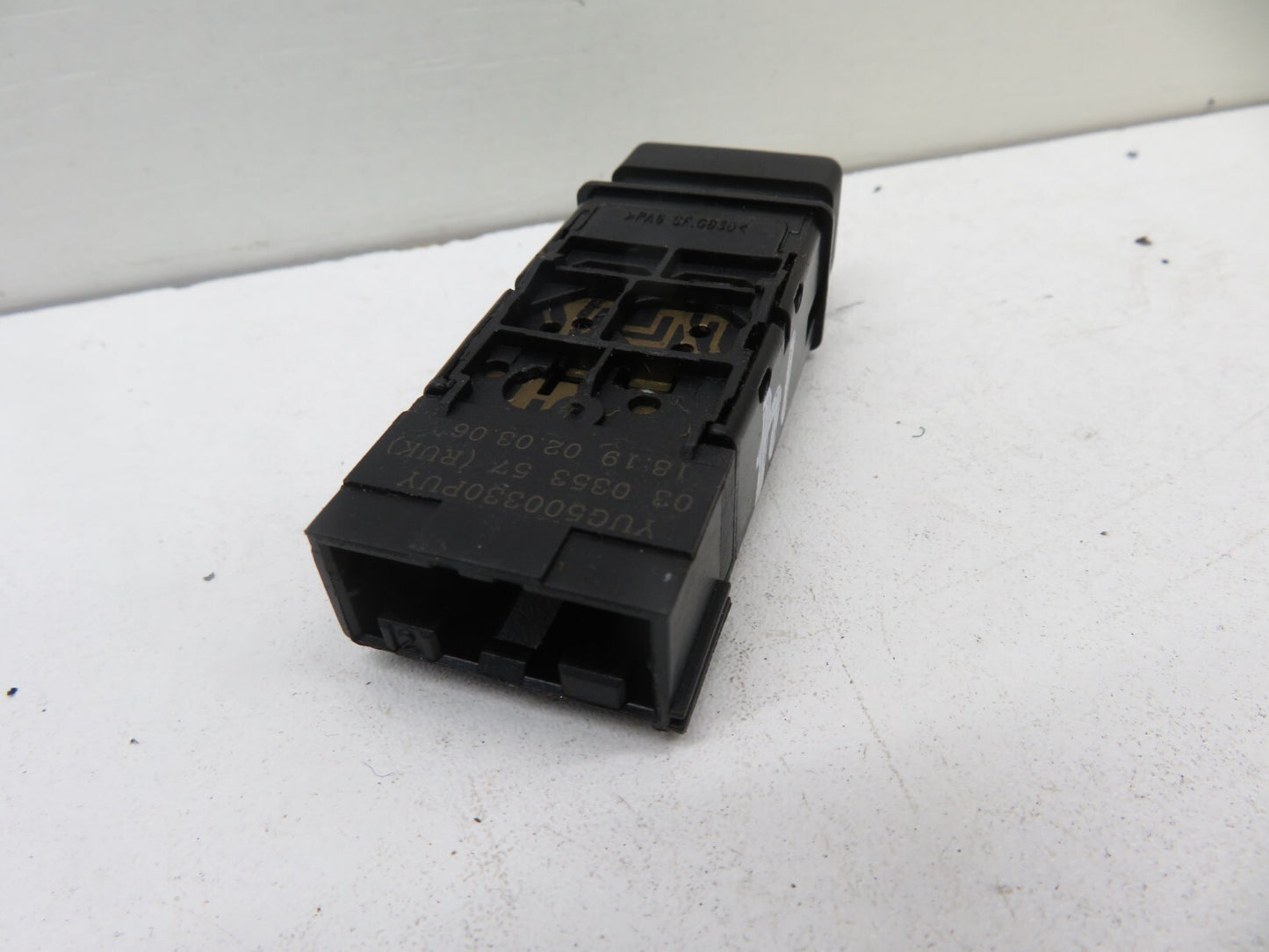 LAND ROVER FREELANDER 1 PARKING DISTANCE SWITCH YUG500330 1997-2006 1730-14