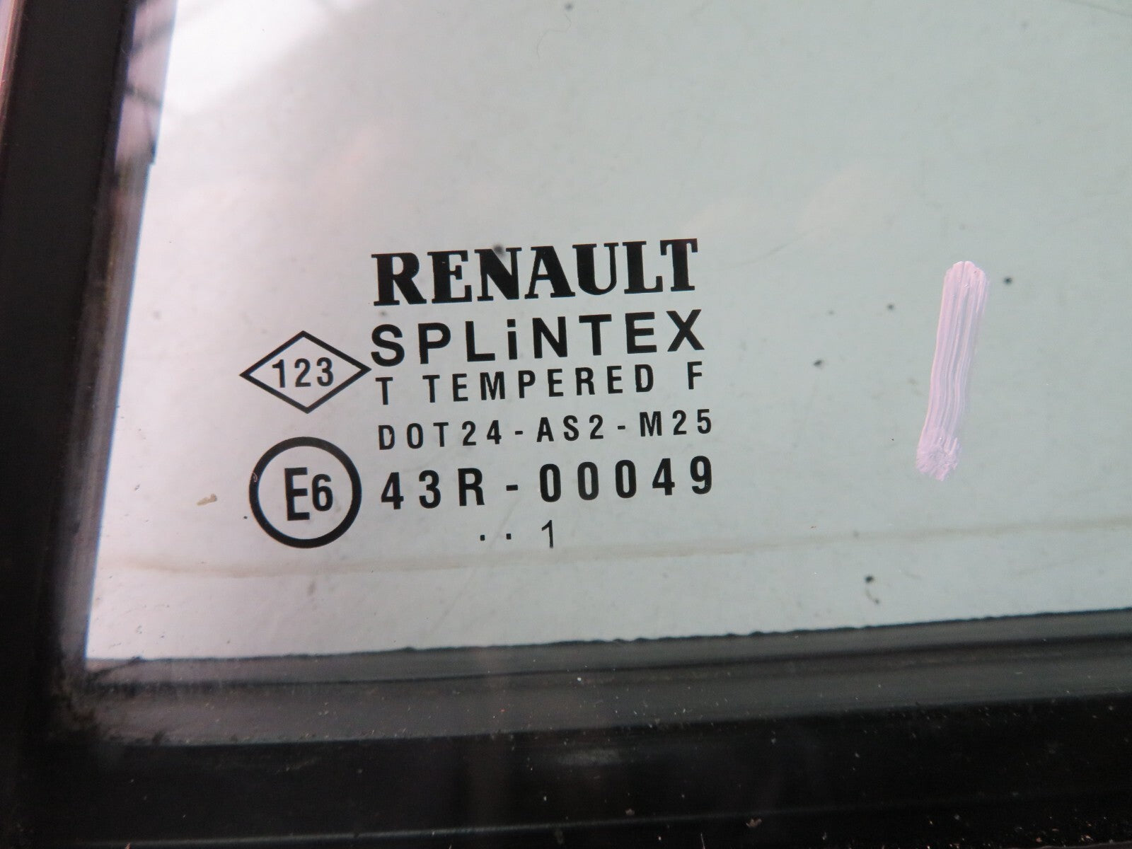RENAULT LAGUNA ESTATE NSR QUARTER GLASS 2001-2005 A1504-1