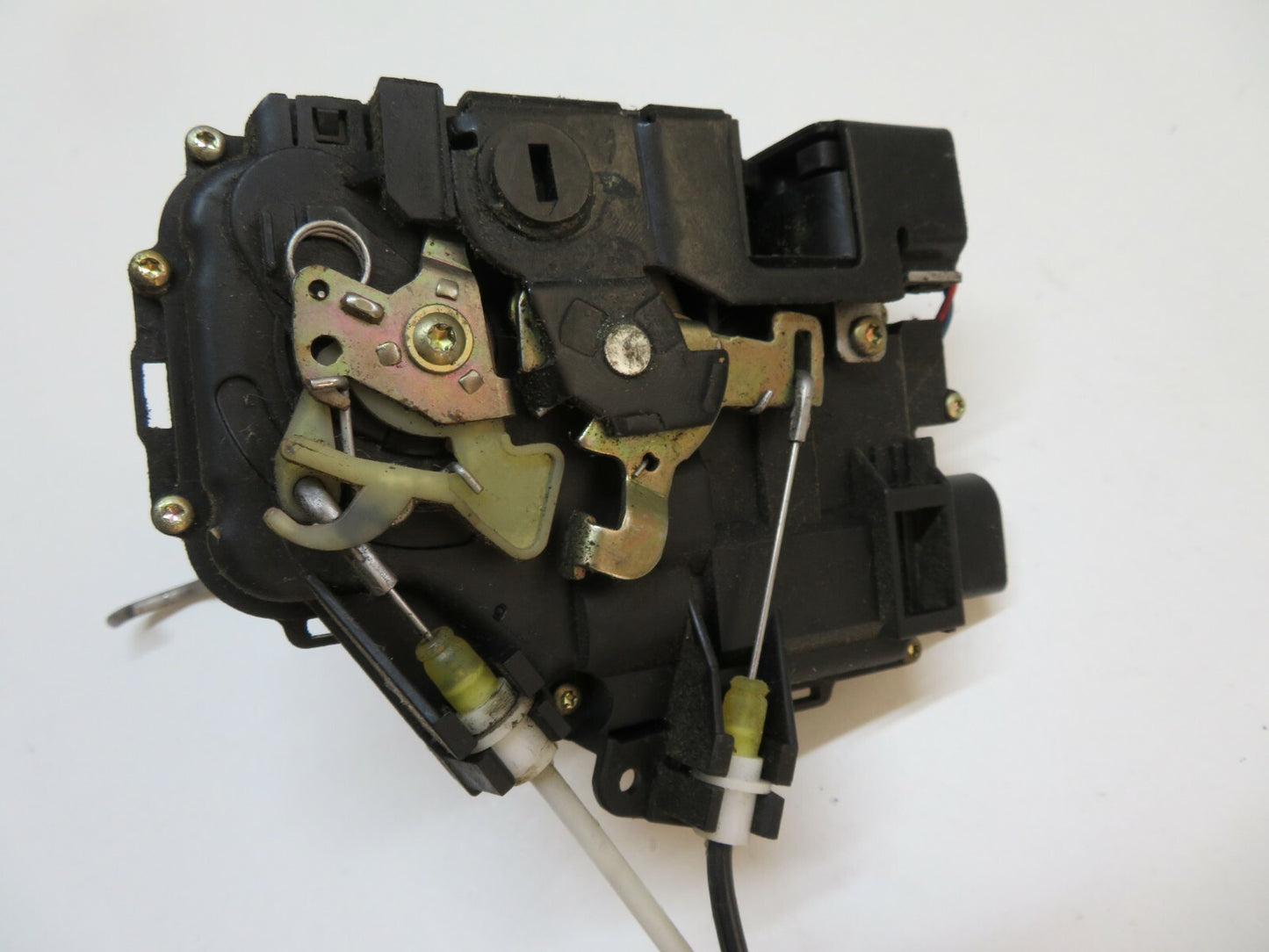 AUDI A6 C5 ALL ROAD OSR DOOR LOCK CATCH 4B0839016G 1998-2003 REFB5