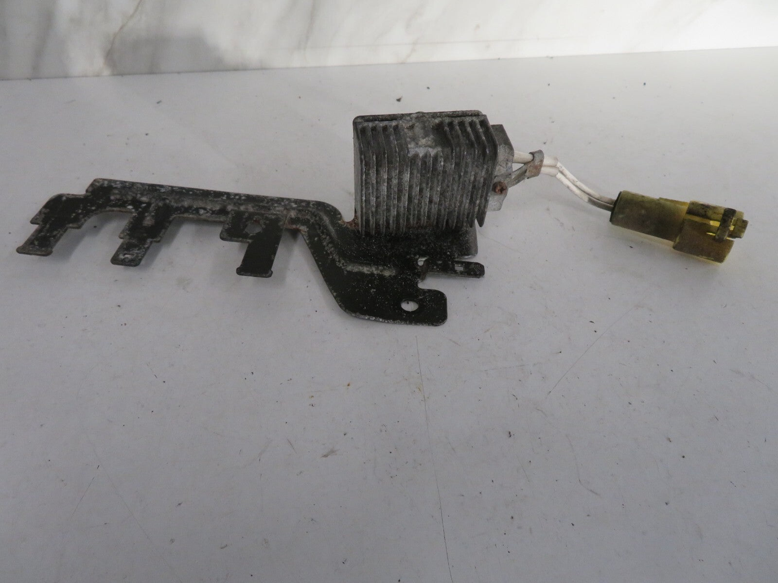 SUZUKI SWIFT GLS 1.0 FUEL INJECTOR RESISTOR 1988-2002 1439-5