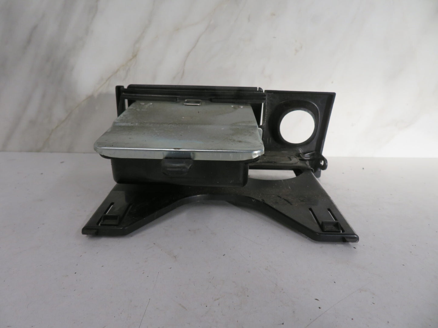 SUZUKI SWIFT GLS DASH TRIM ASH TRAY CUP HOLDER 73851-60E00 1988-2002 1439-4