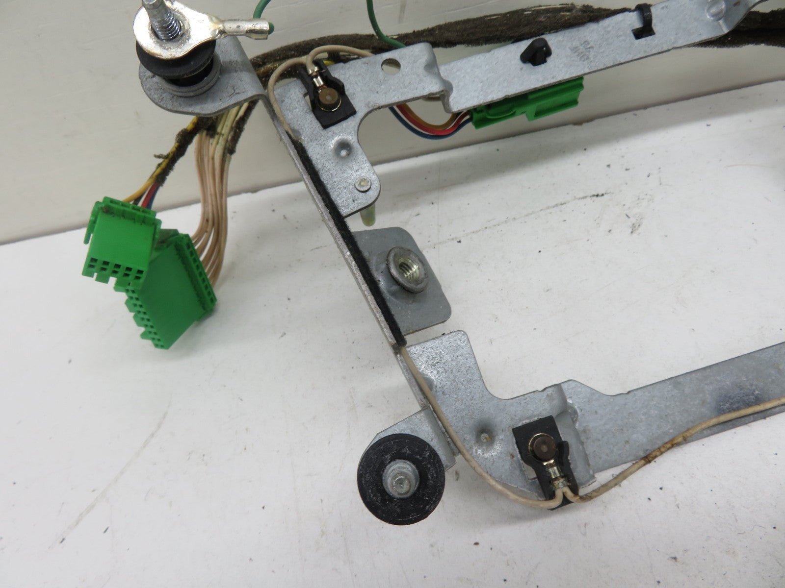 VOLVO V70 MK2 STEERING WHEEL EARTH MOUNTING BRACKET 2000-2007 1241-6