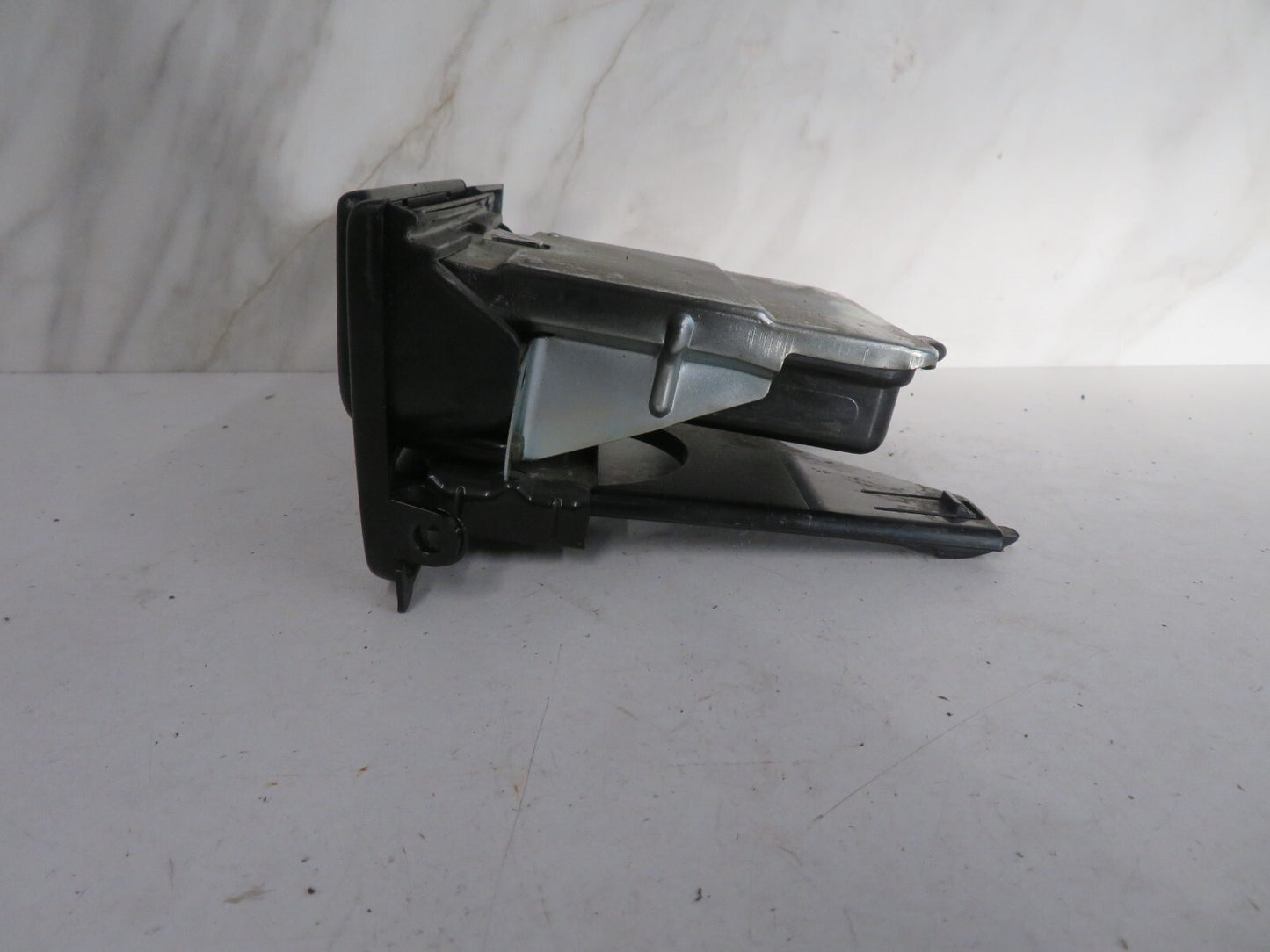 SUZUKI SWIFT GLS DASH TRIM ASH TRAY CUP HOLDER 73851-60E00 1988-2002 1439-4