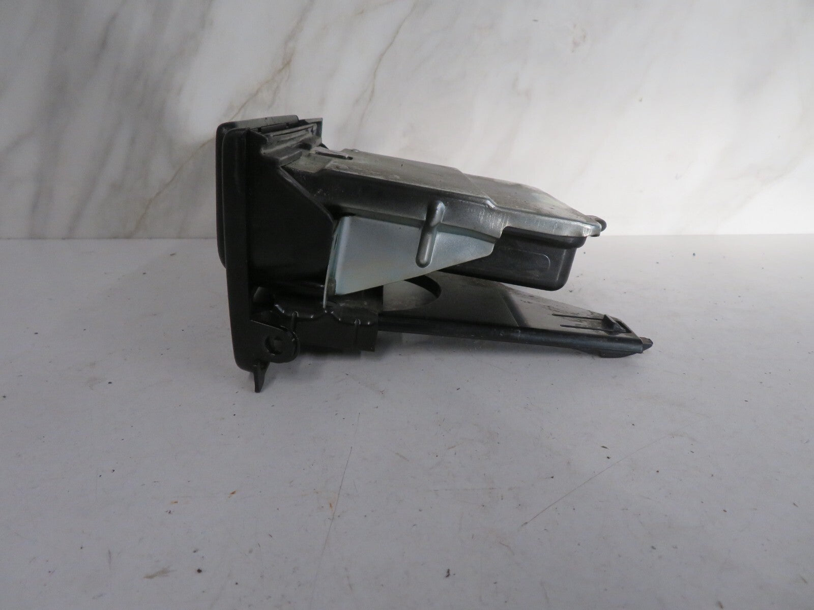 SUZUKI SWIFT GLS DASH TRIM ASH TRAY CUP HOLDER 73851-60E00 1988-2002 1439-4