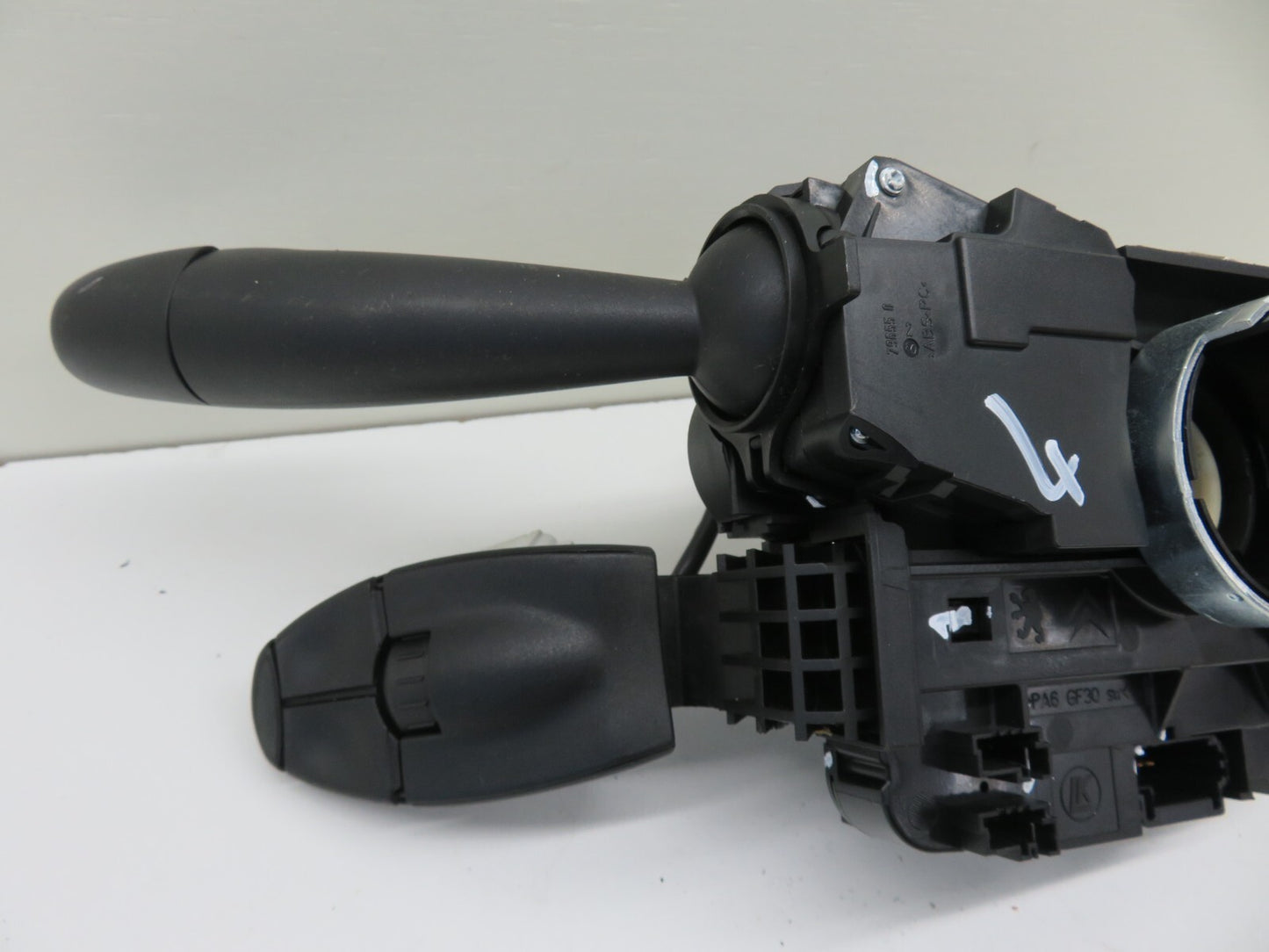 PEUGEOT 3008 INDICATOR WIPER STALK 96667318XT 2008-2016 1533-4