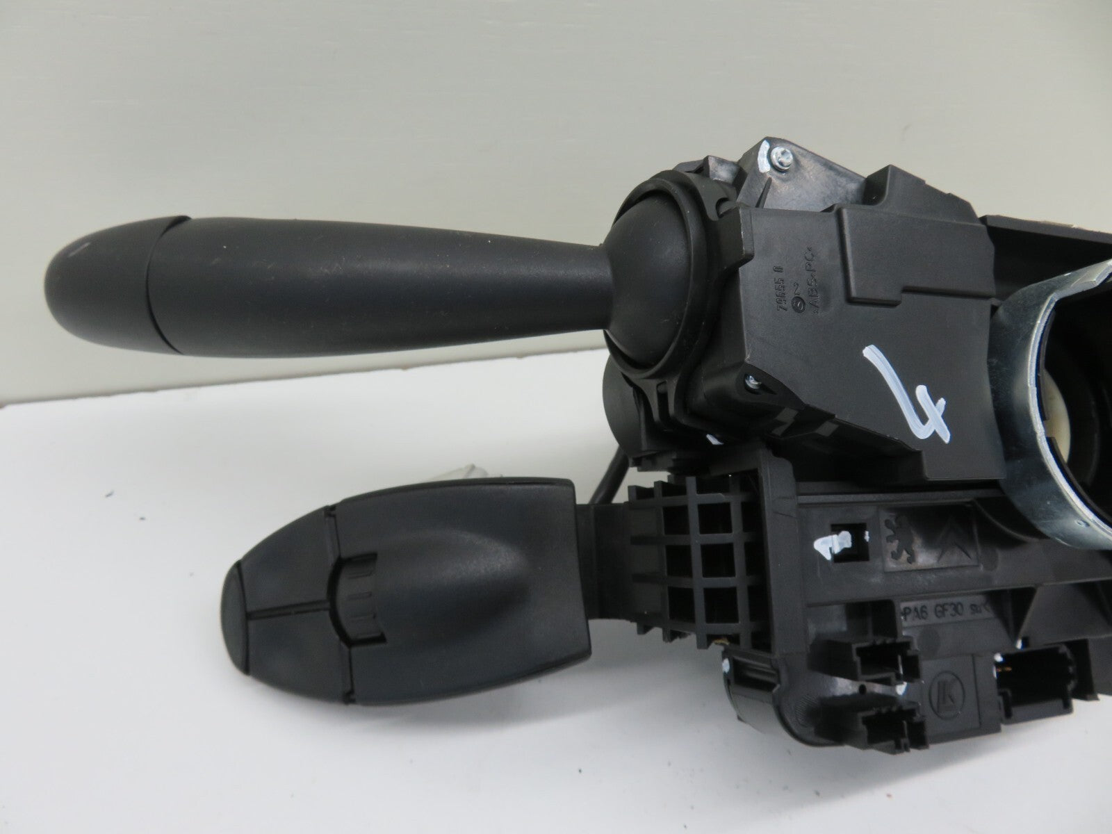 PEUGEOT 3008 INDICATOR WIPER STALK 96667318XT 2008-2016 1533-4