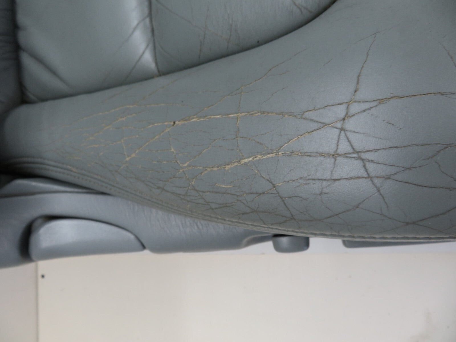 TOYOTA LEXUS SOARER SC400 FRONT GREY LEATHER SEATS PAIR (SEE PHOTOS)  1991-1999