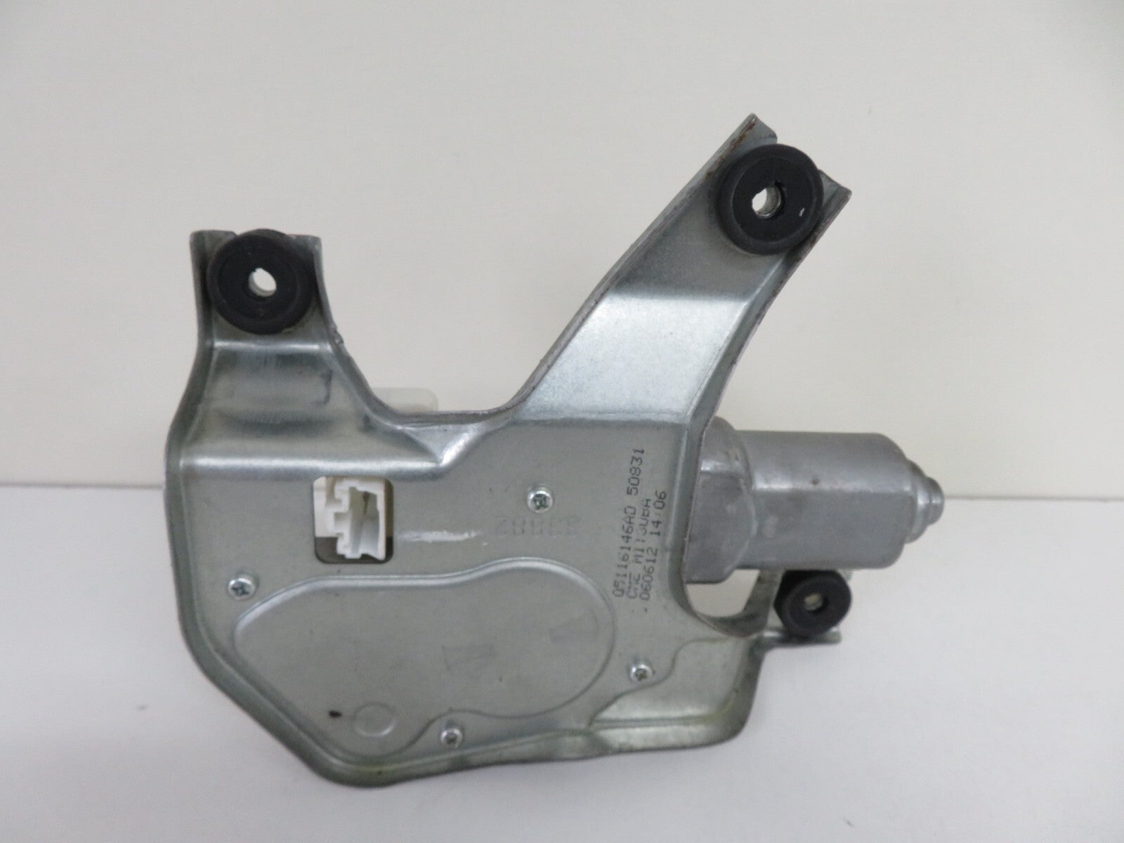 DODGE CALIBER REAR WIPER MOTOR 05116146AD 2007-2012