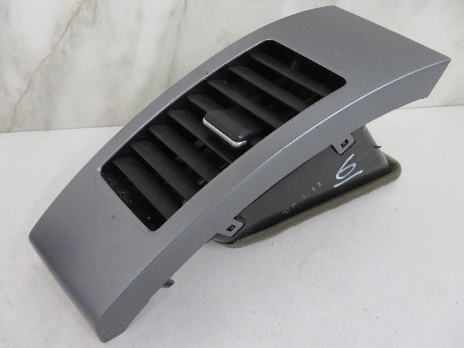 PEUGEOT 4007 DASHBOARD CENTER RIGHT AIR VENT GN711-14270 2007-2012 1603-6