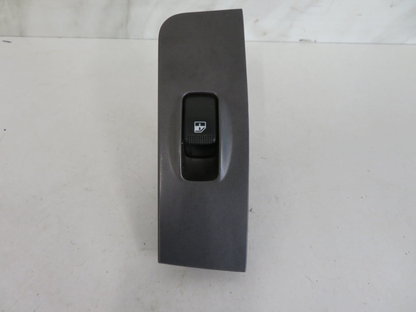 HYUNDAI MATRIX NSR WINDOW SWITCH 93580-17500 2001-2010 HYMIX1411-15