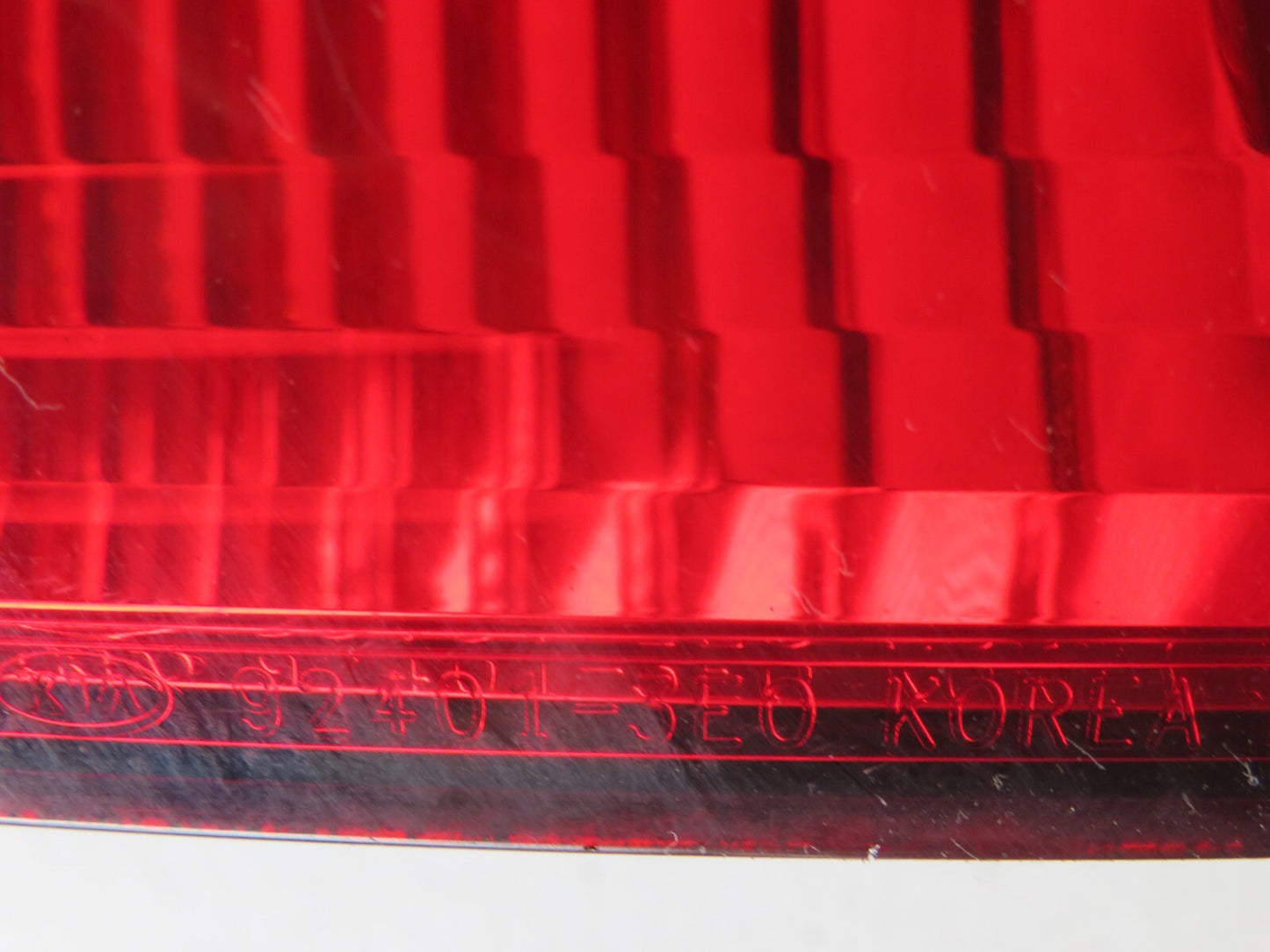 KIA SORENTO NS REAR TAIL LIGHT 2002-2006