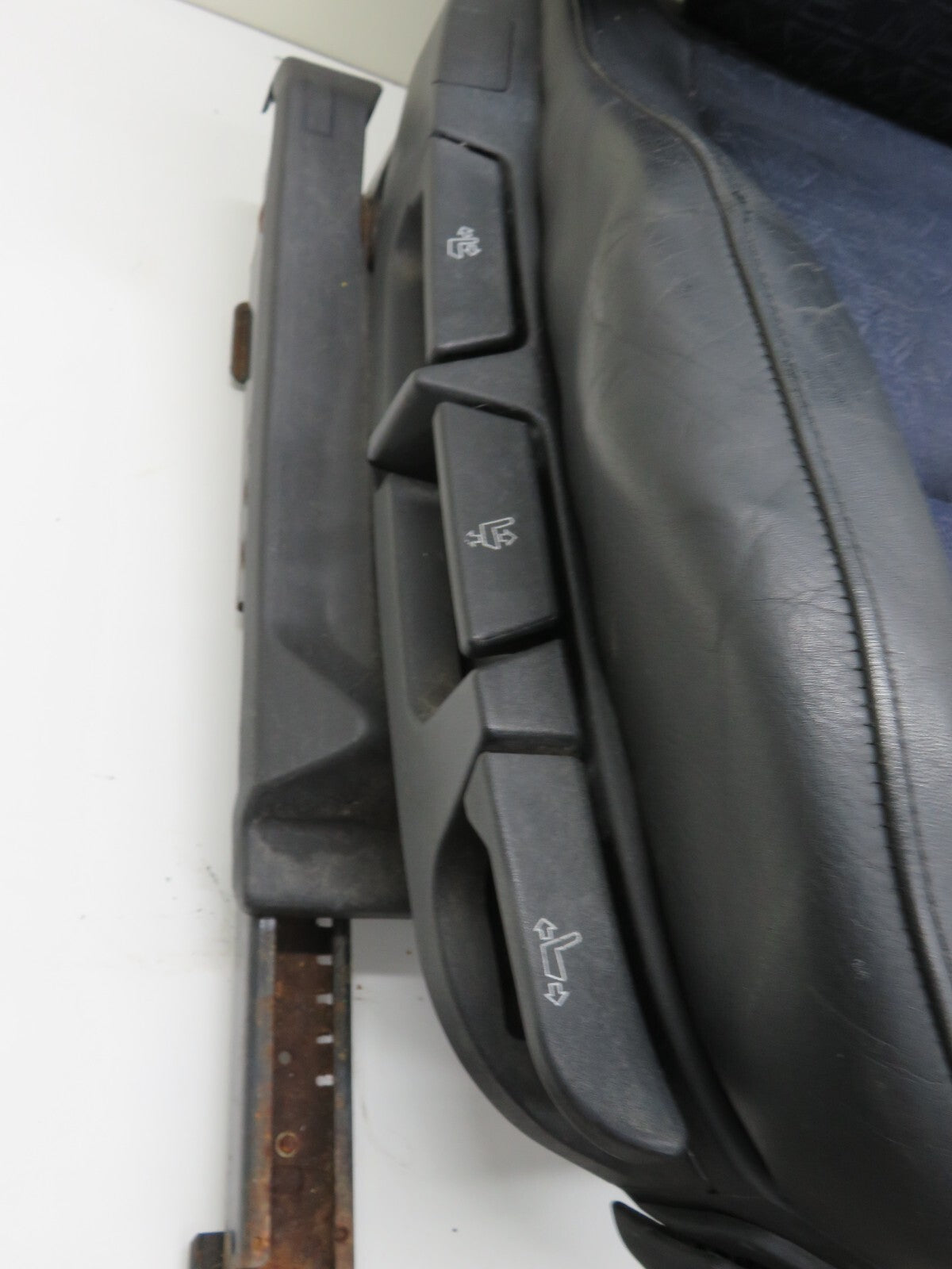 BMW E36 CONVERTIBLE COUPE OS DRIVER HALF LEATHER SEAT (SEE PHOTOS) 1990-1998