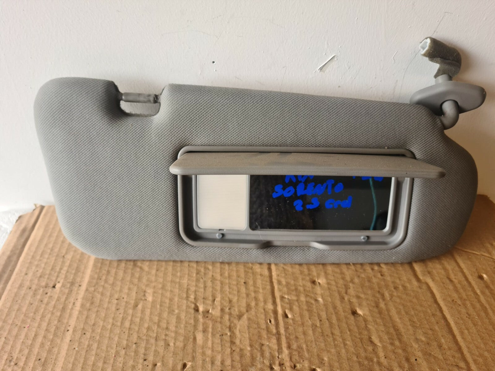 KIA SORENTO OS DRIVER SUN VISOR 2002-2009 A54