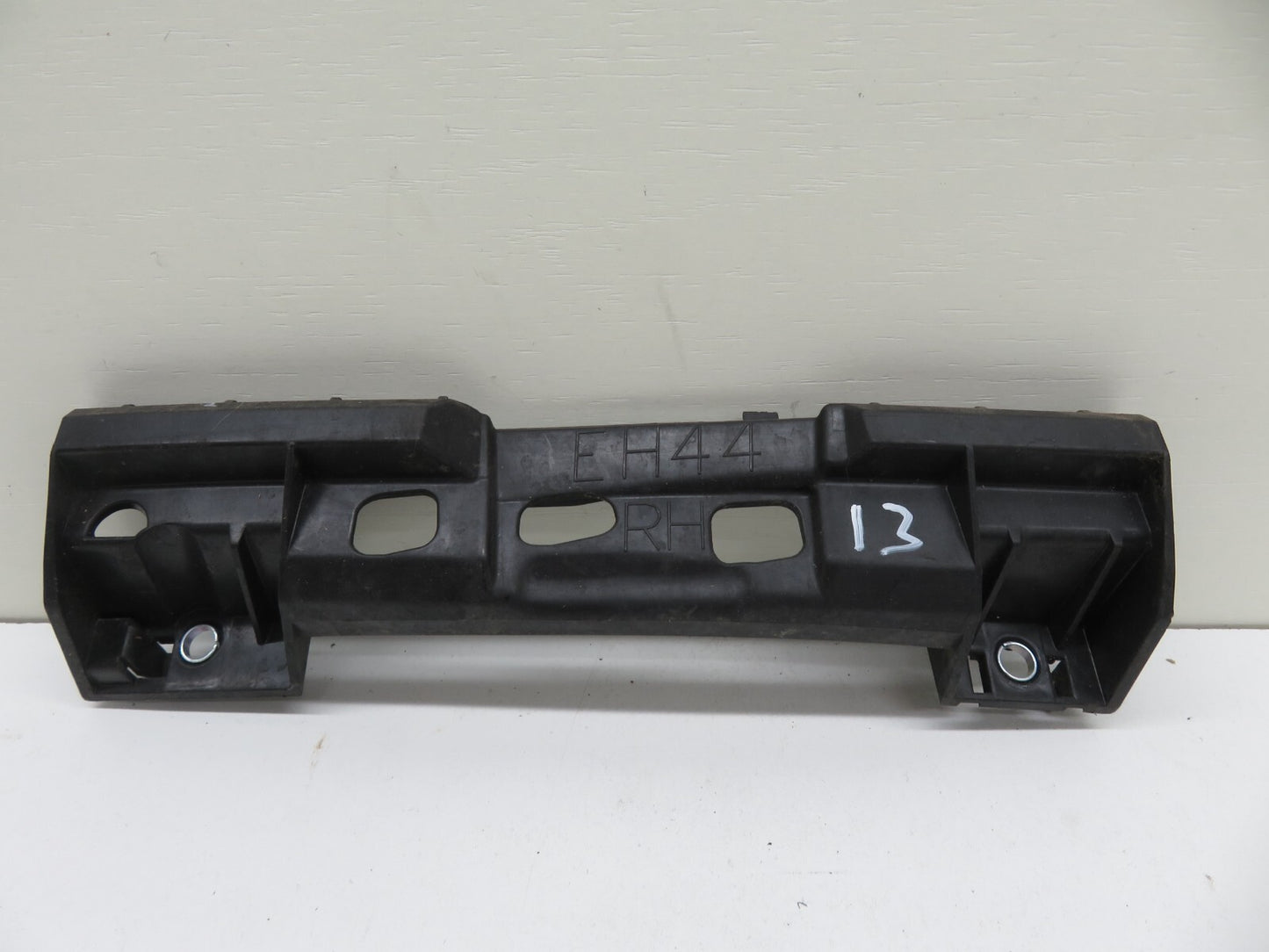 MAZDA CX7 OS DRIVER RIGHT FRONT BUMPER BRACKET EH4450151 2008-2012 1414-13