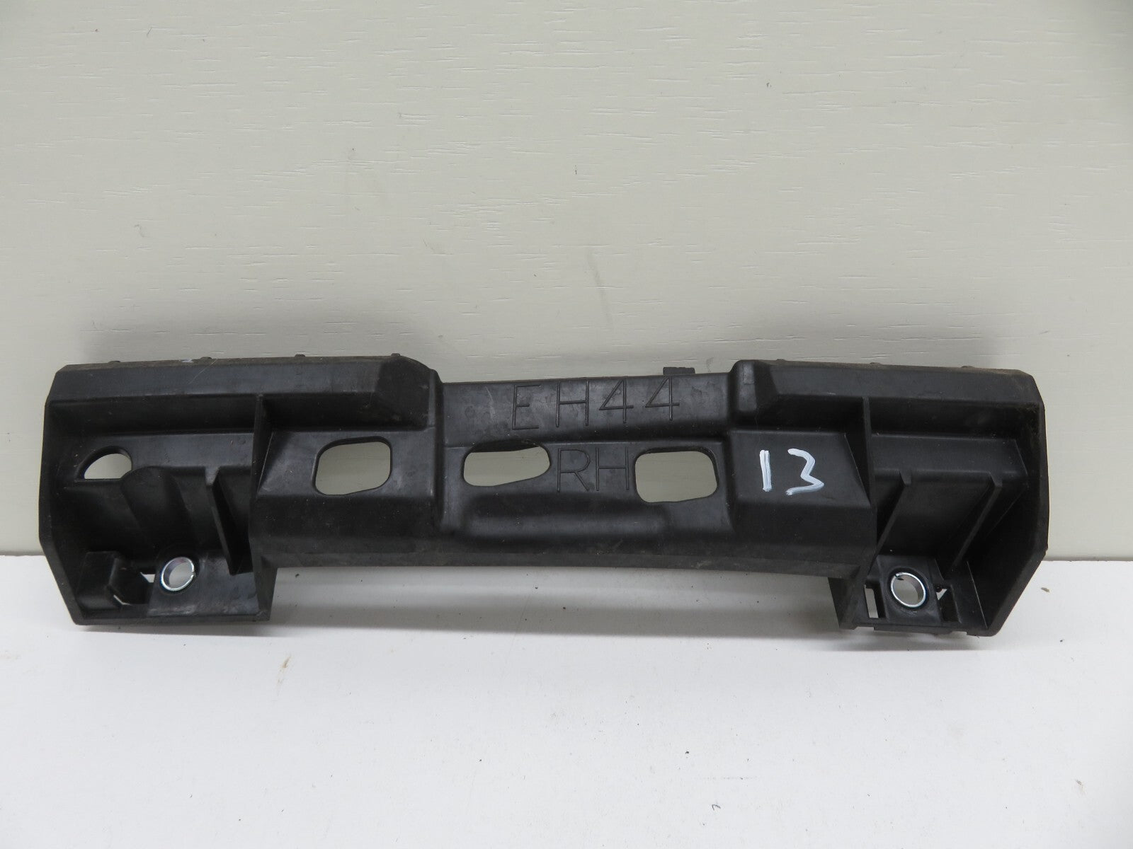 MAZDA CX7 OS DRIVER RIGHT FRONT BUMPER BRACKET EH4450151 2008-2012 1414-13