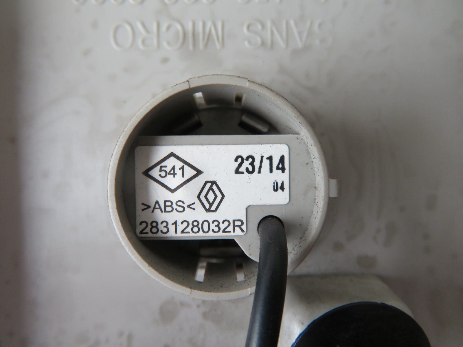 RENAULT TWINGO INTERIOR ROOF LIGHT SURROUND TRIM WITH SENSOR 2014-2017 AMS1558