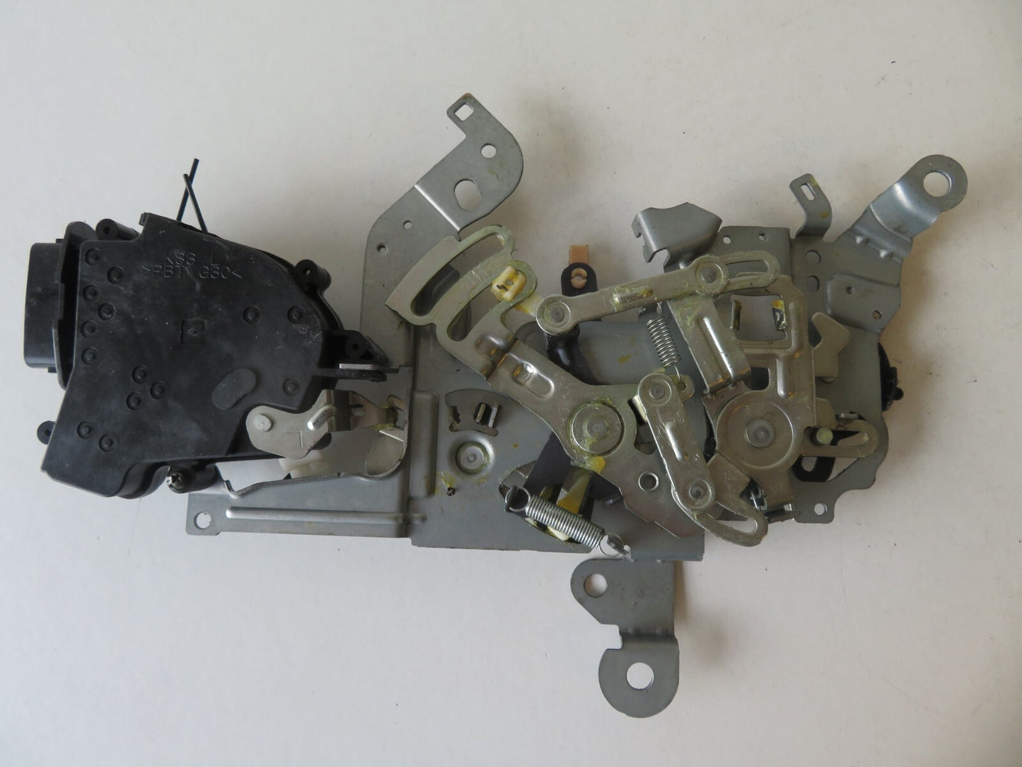 MAZDA 5 NSR DOOR LOCK CATCH 2005-2010 AMS1547