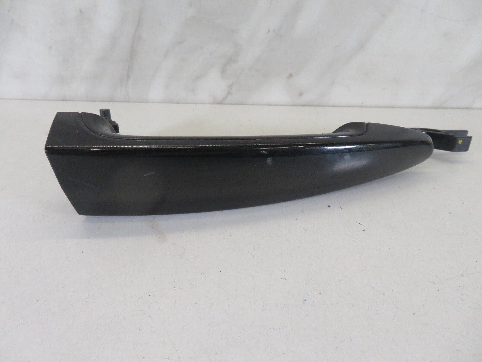 BMW 1 SERIES E88 OS DRIVER DOOR HANDLE 2007-2013 A1218-12