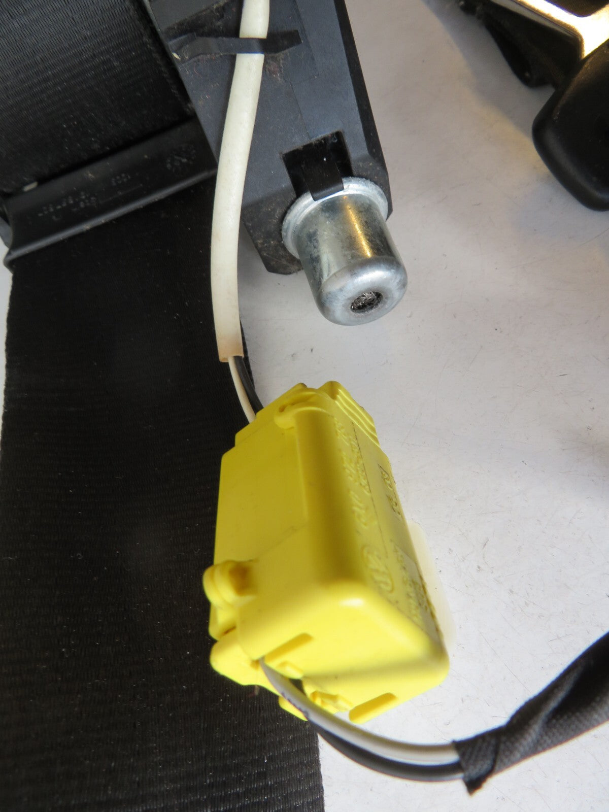 VOLKSWAGEN VW TOURAN NSF PASSENGER SIDE SEAT BELT 1T2857705A 2003-2010 AMS1605