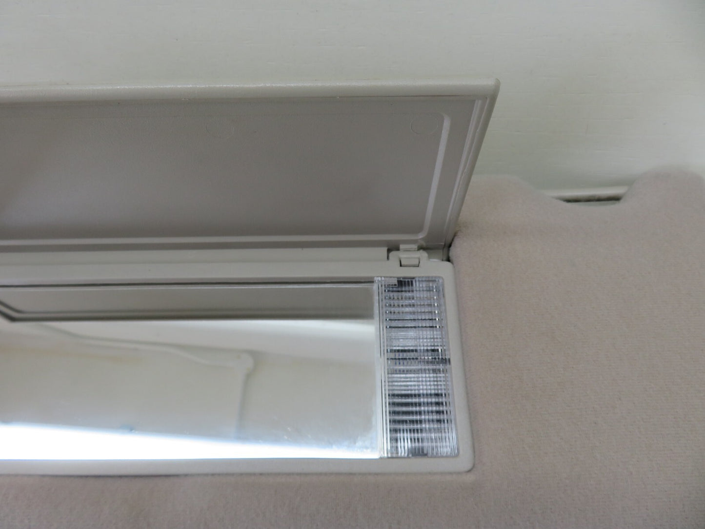 JAGUAR XJR NS PASSENGER SUN VISOR 1994-2001 1800-1