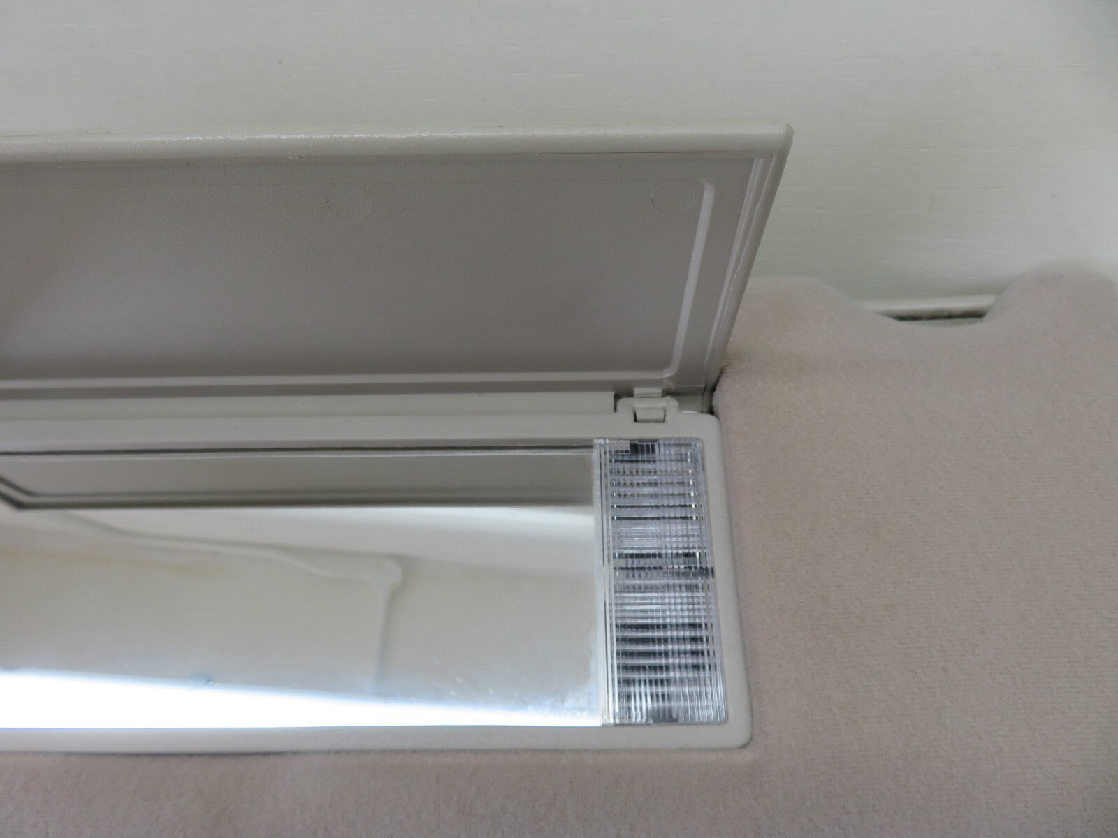 JAGUAR XJR NS PASSENGER SUN VISOR 1994-2001 1800-1
