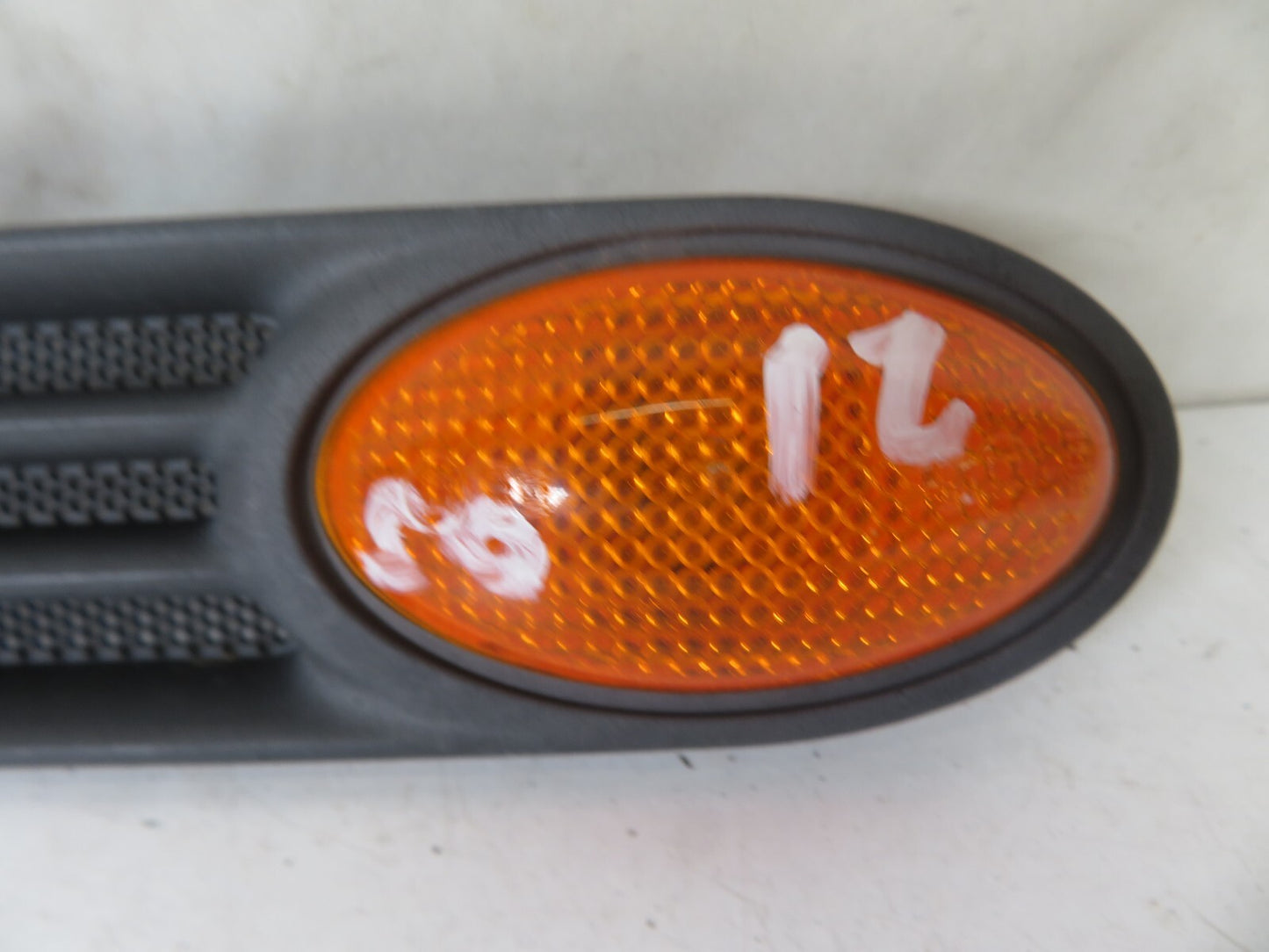 MINI COOPER R52 OS SIDE REPEATER INDICATOR LIGHT GRILL 2004-2008 1850-12