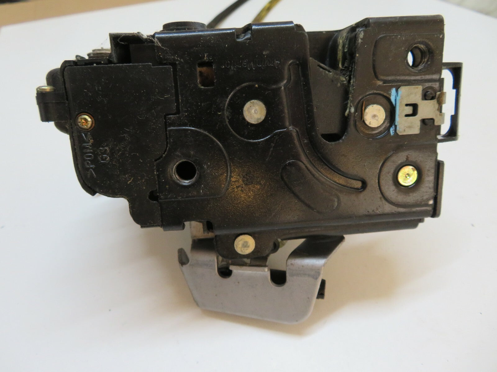 AUDI A6 C5 ALL ROAD NSR DOOR LOCK CATCH 4B0839015G 1998-2003 REFB5-2