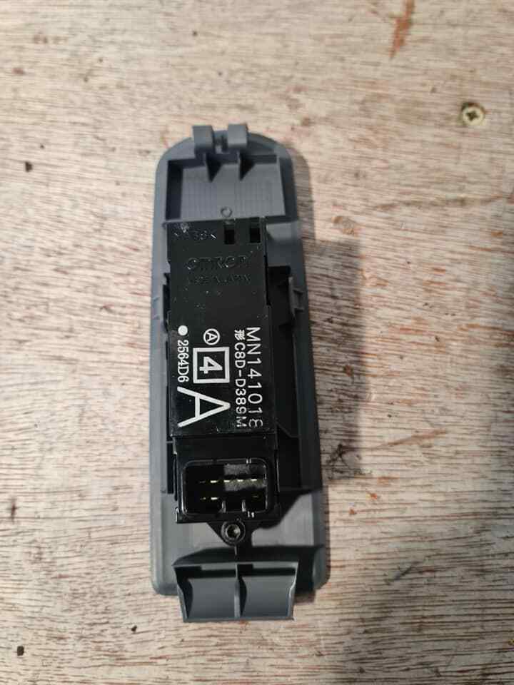 MITSUBISHI COLT CZ1 NS PASSENGER WINDOW SWITCH 2006 WV06