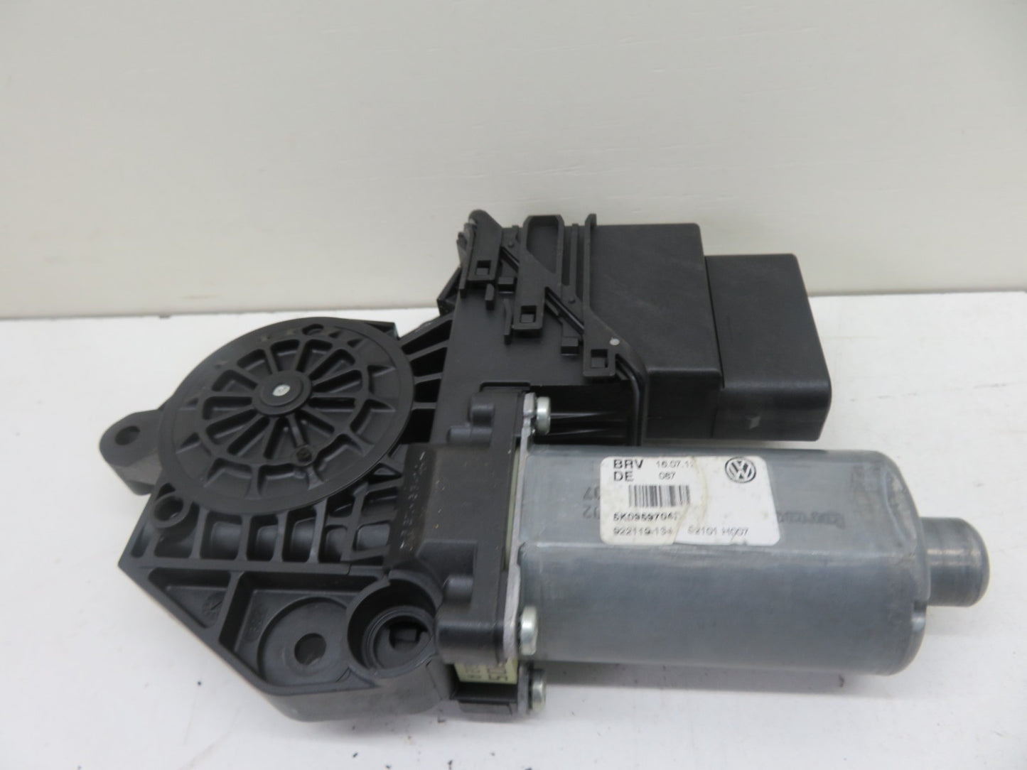 VW GOLF MK6 REAR RIGHT WINDOW MOTOR 5K0959704D 2009-2013 REF-10