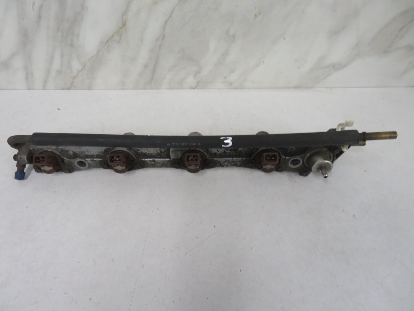 FORD FIESTA FUEL RAIL WITH INJECTORS MF-9H487 1997-2002 1350-3